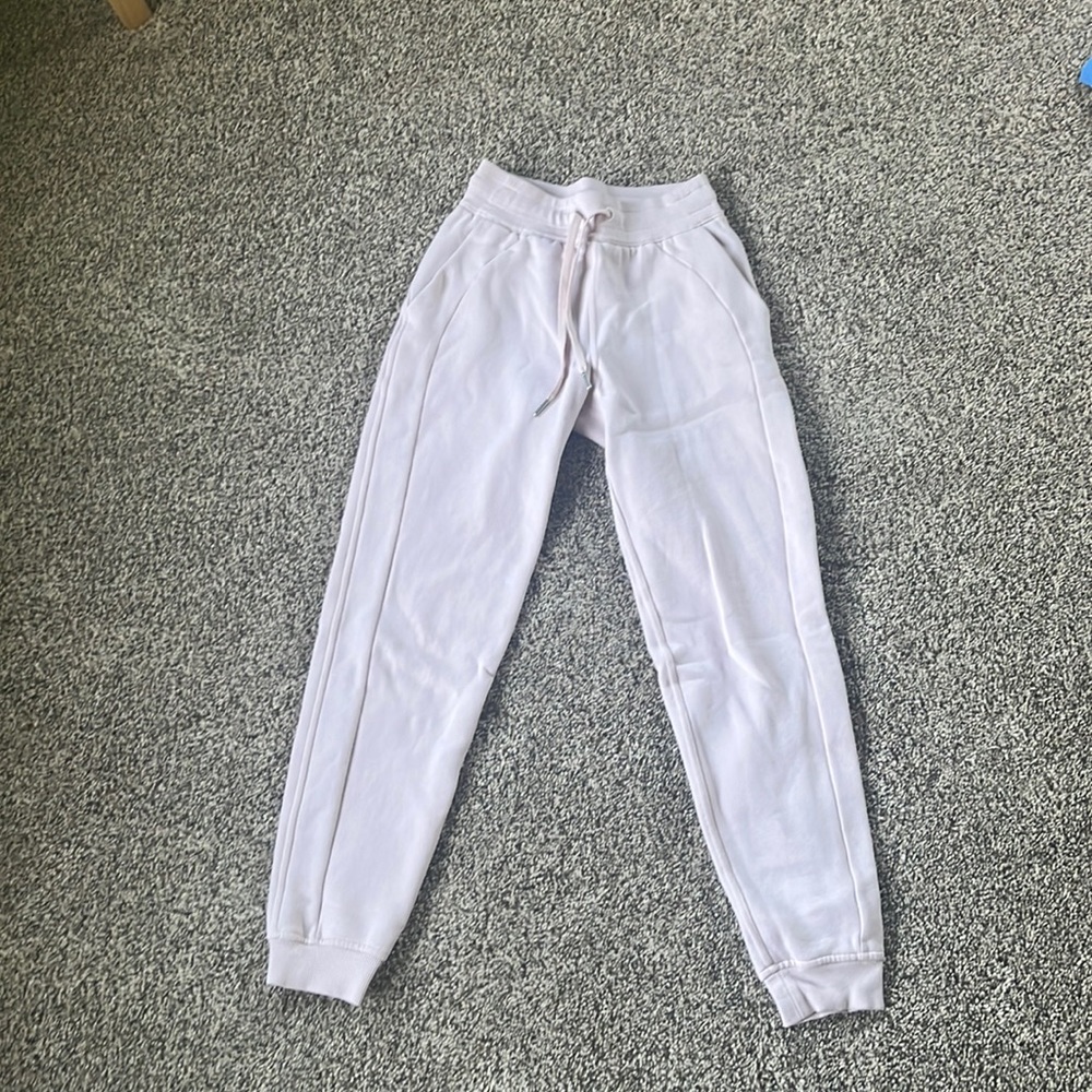 Strawberry milkshake lululemon scuba joggers- perfect condition size 2